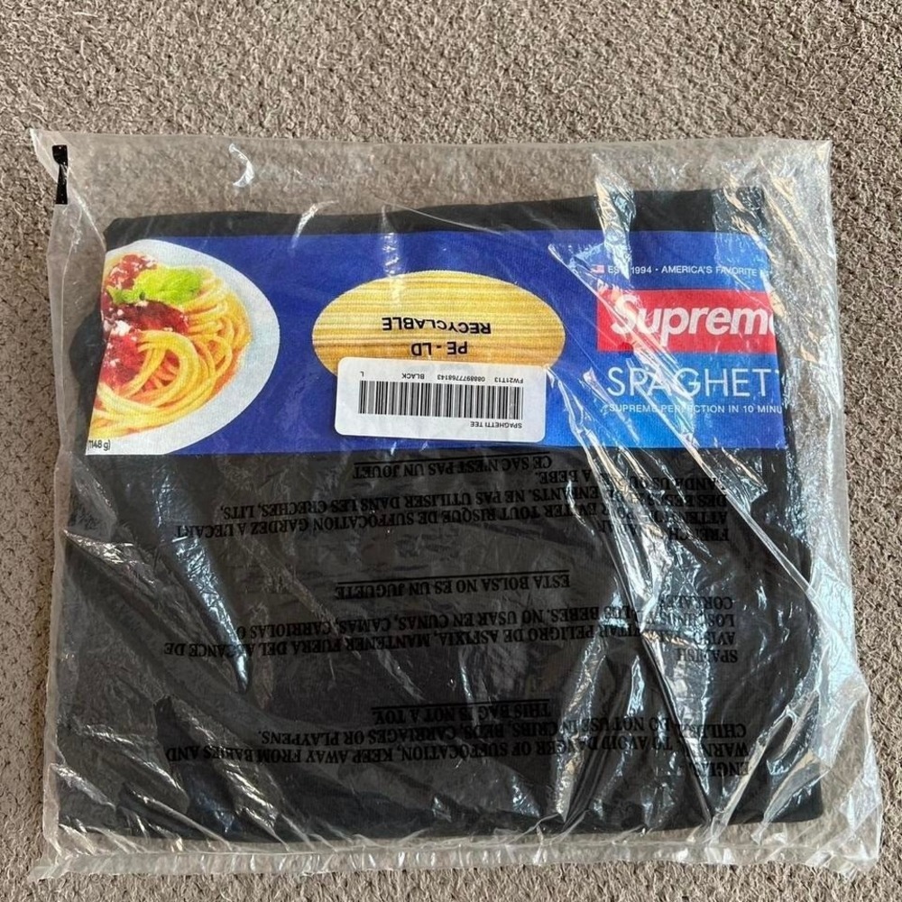 Supreme pasta tee shirt black   Size large  Dead stock